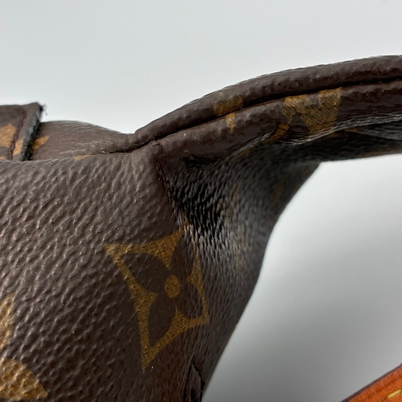 Louis Vuitton Bumbag - Picture 12 of 16